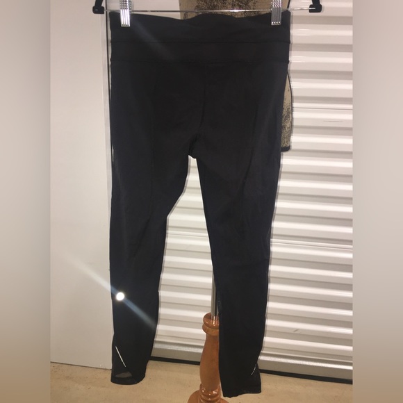 LULULEMON Inspire tight II 26” inseam leggings with double front zipper size 6 - Picture 5 of 15